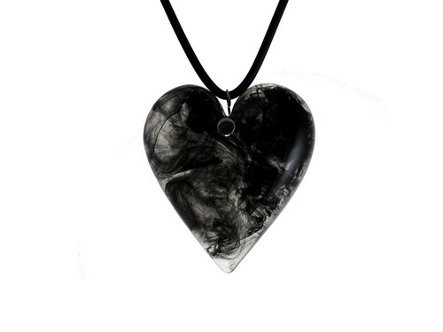 Black Heart Pendant in Swirly Marble Effect - Stylish Romantic Gift